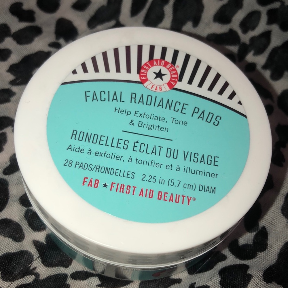 🔥 2 for $15 First Aid Beauty Facial Radiance Pads